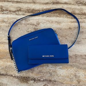 Michael Kors Crossbody(only-no wallet)